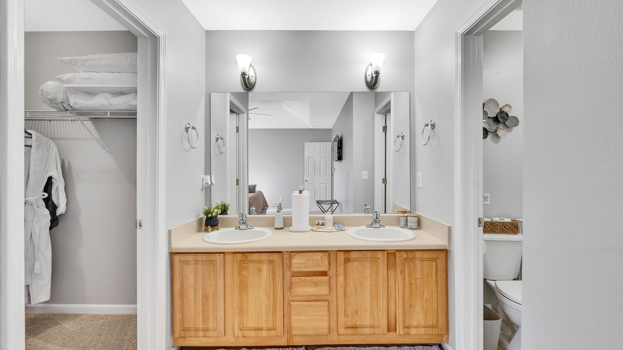 Photo of Bathroom in Huntcliff