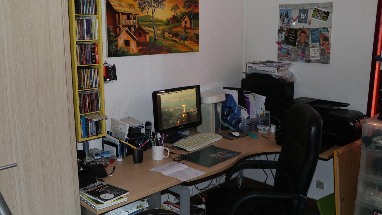 Photo of Others in Vred