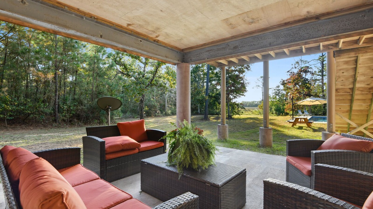 Photo of Patio Balcony in Waveland
