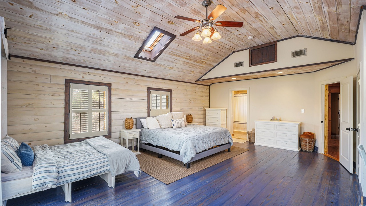 Photo of Bedroom in Waveland