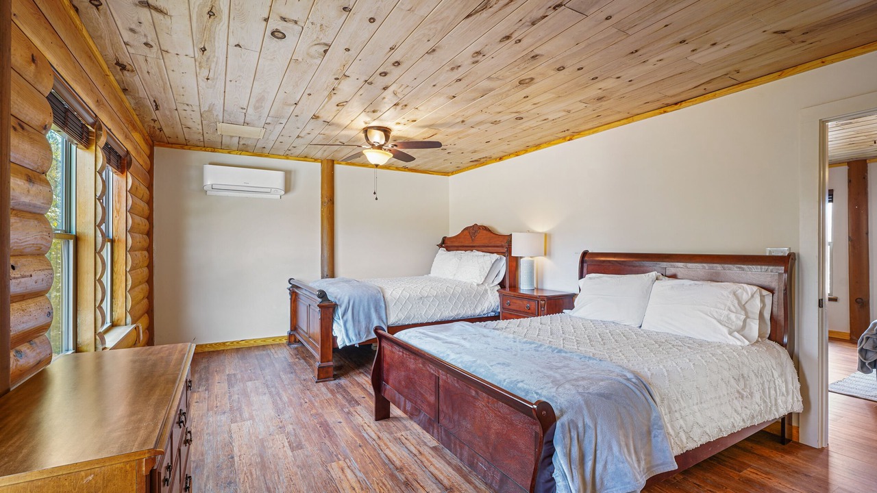Photo of Bedroom in Waveland