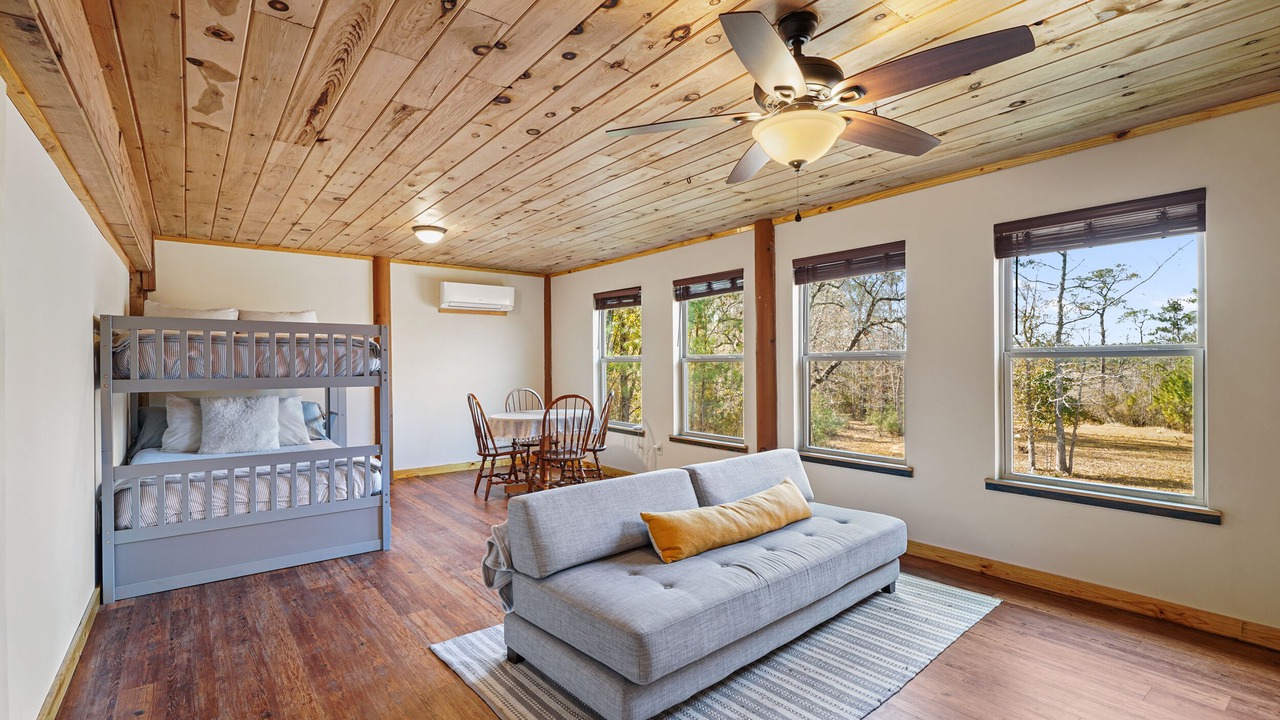 Photo of Livingroom in Waveland