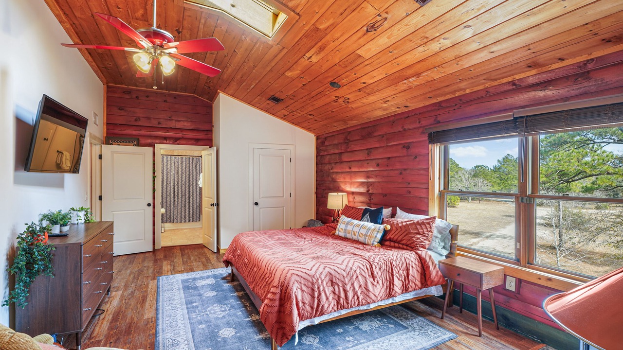 Photo of Bedroom in Waveland