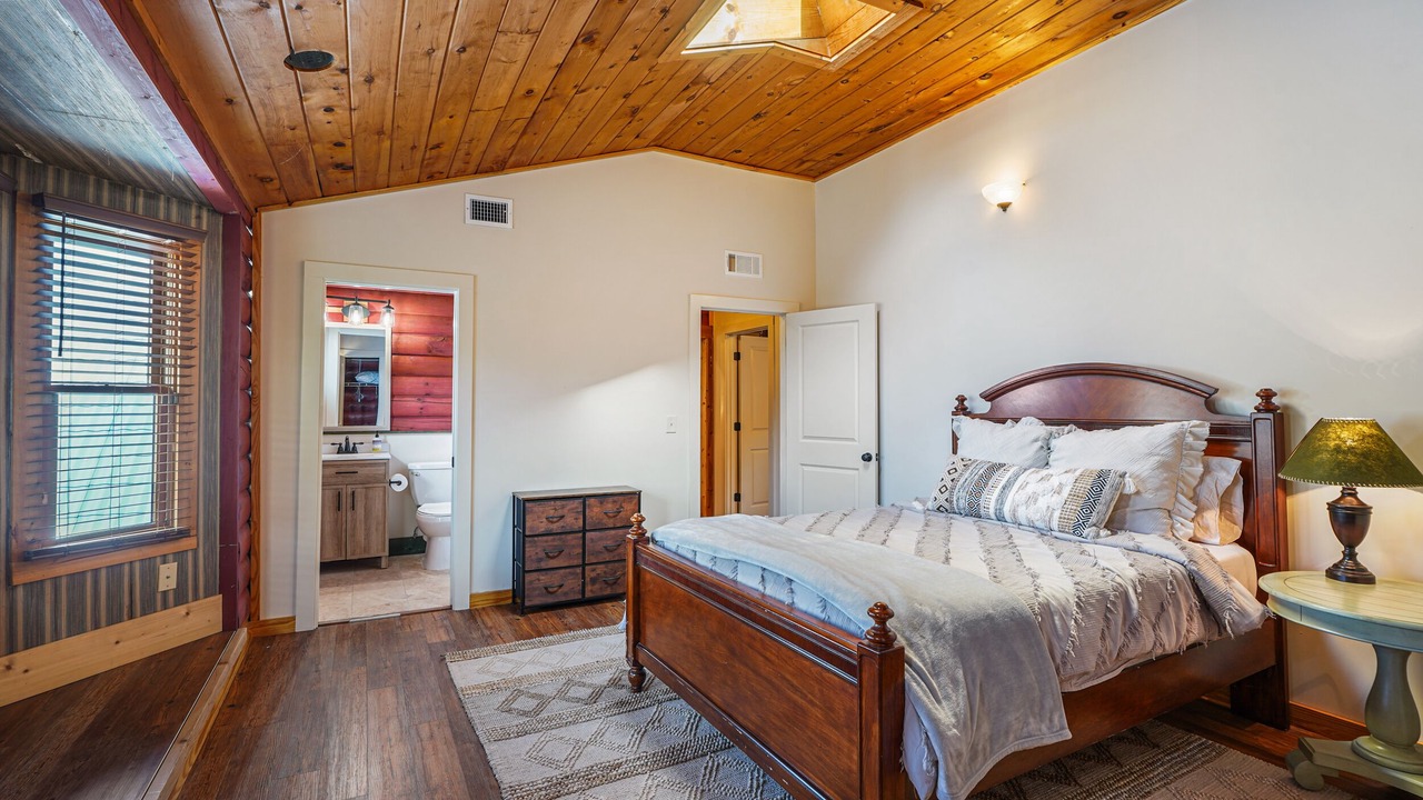 Photo of Bedroom in Waveland