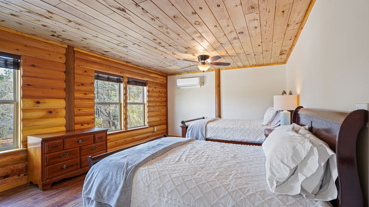 Photo of Bedroom in Waveland