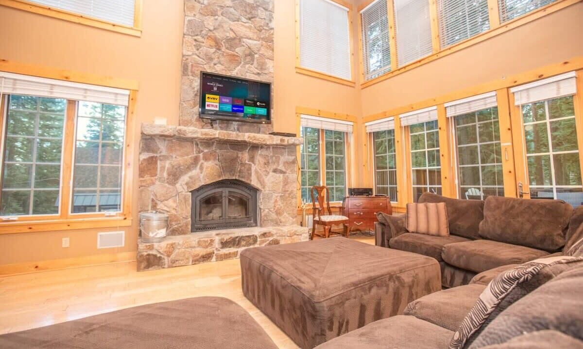 Photo of Livingroom in Carnelian Bay