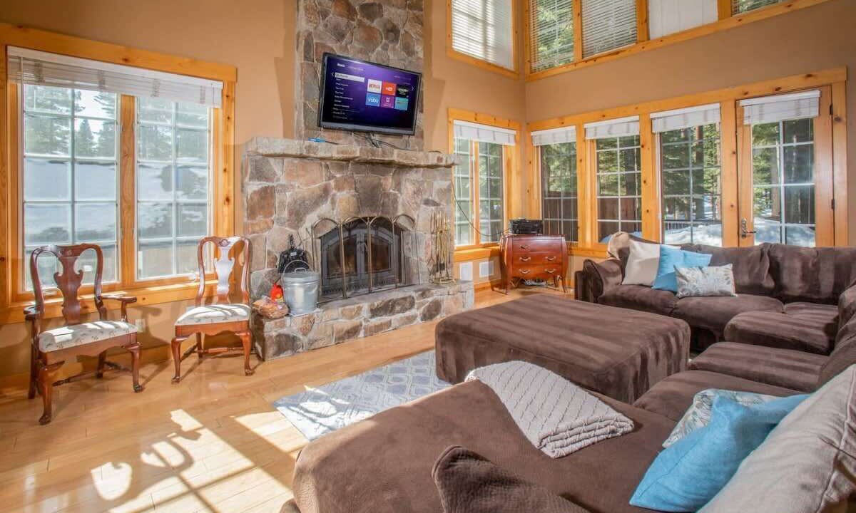 Photo of Livingroom in Carnelian Bay