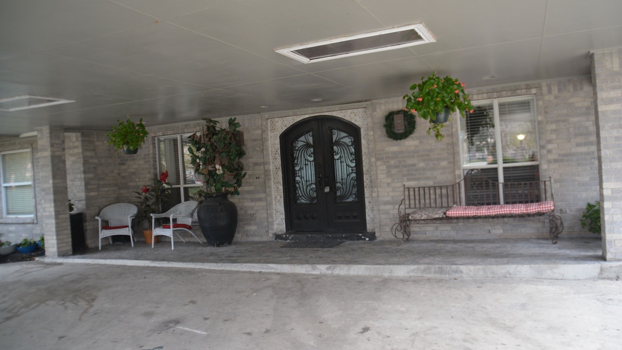 Photo of Others in Seguin