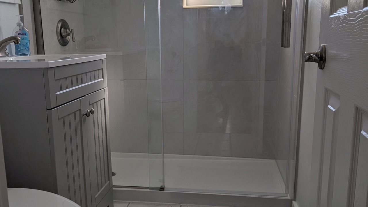 Photo of Bathroom in Plaza Shores