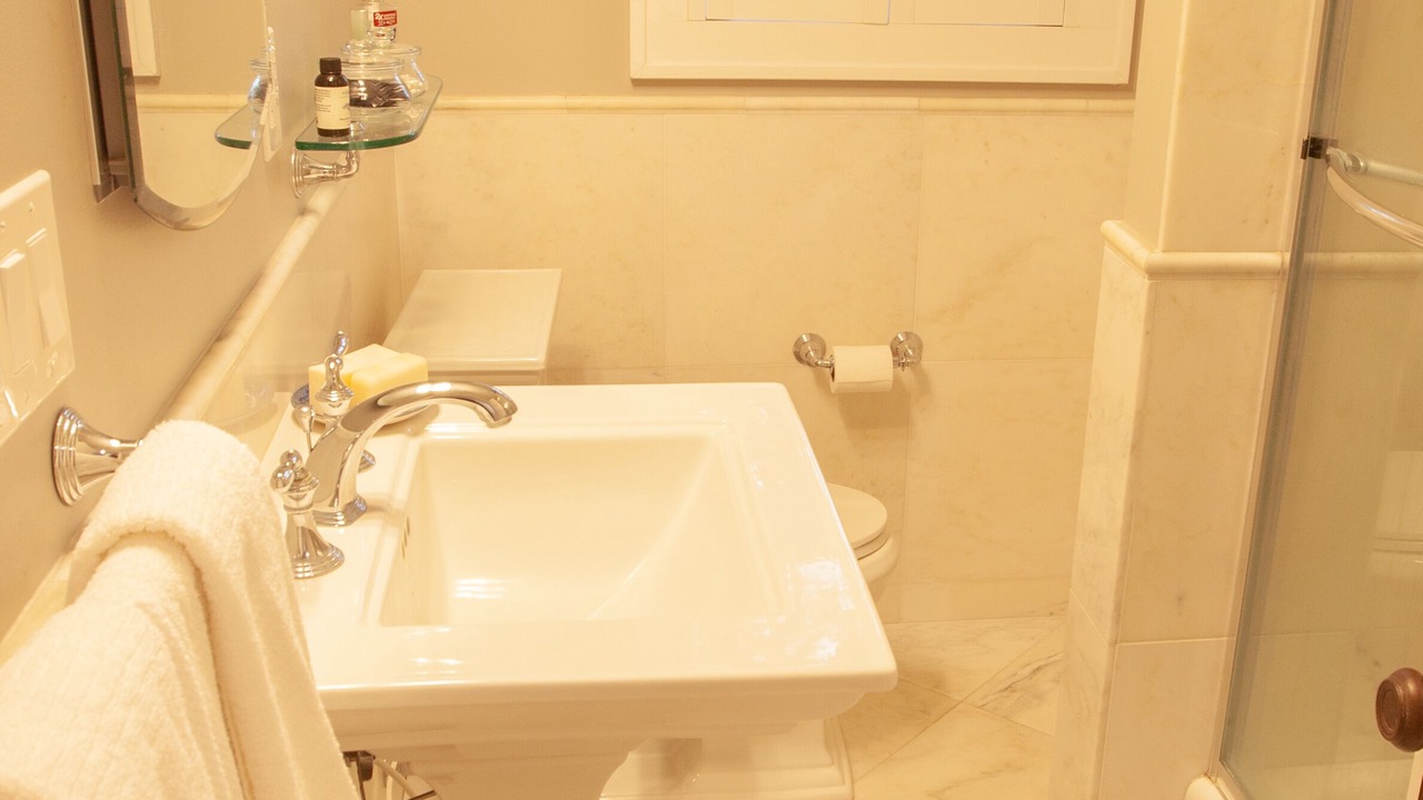 Photo of Bathroom in Avondale