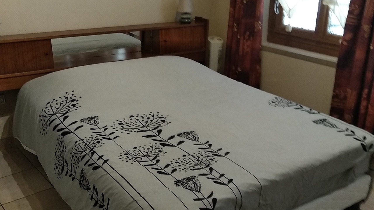 Photo of Bedroom in Chalons-en-Champagne