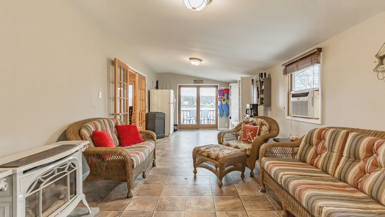 Photo of Livingroom in Thompson