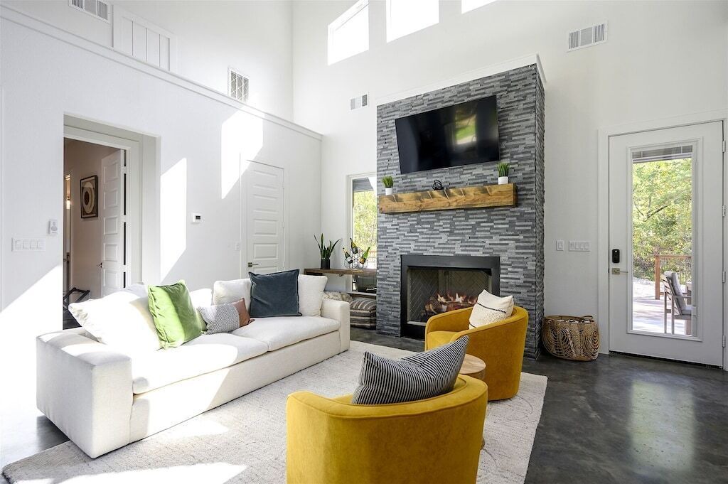 Photo of Livingroom in Broken Bow