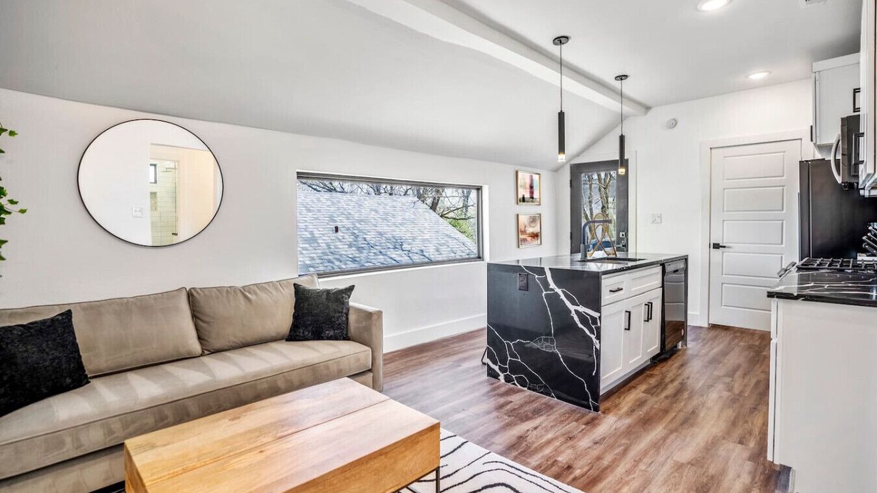 Photo of Livingroom in East Downtown Houston