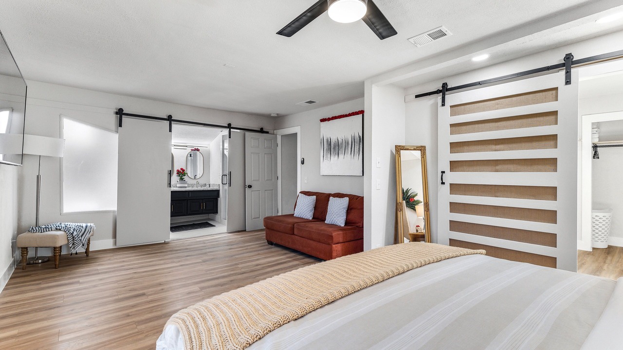 Photo of Bedroom in Las Colinas