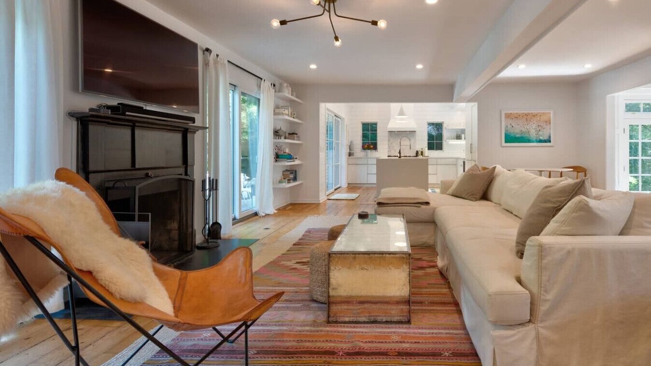 Photo of Livingroom in East Hampton North