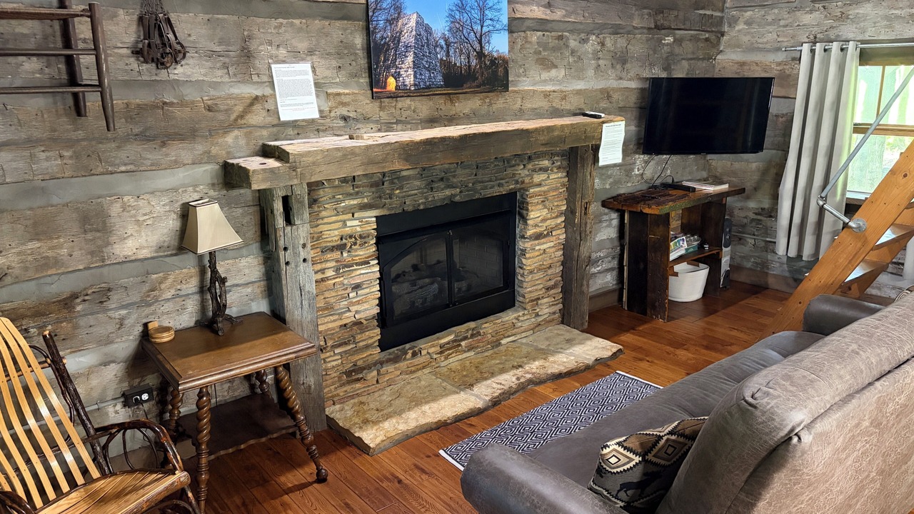 Photo of Livingroom in Hardin County