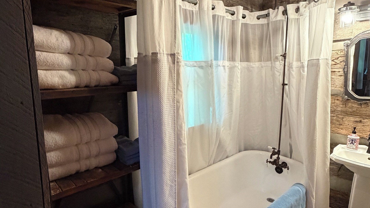 Photo of Bathroom in Hardin County