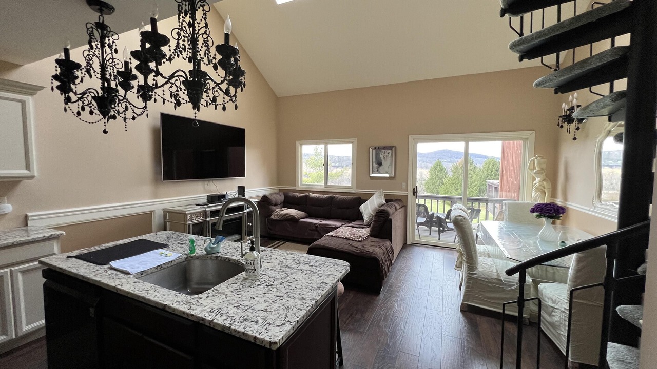Photo of Livingroom in Vernon