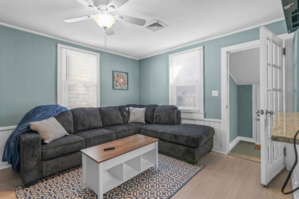Photo of Livingroom in Fox Hill - Grandview