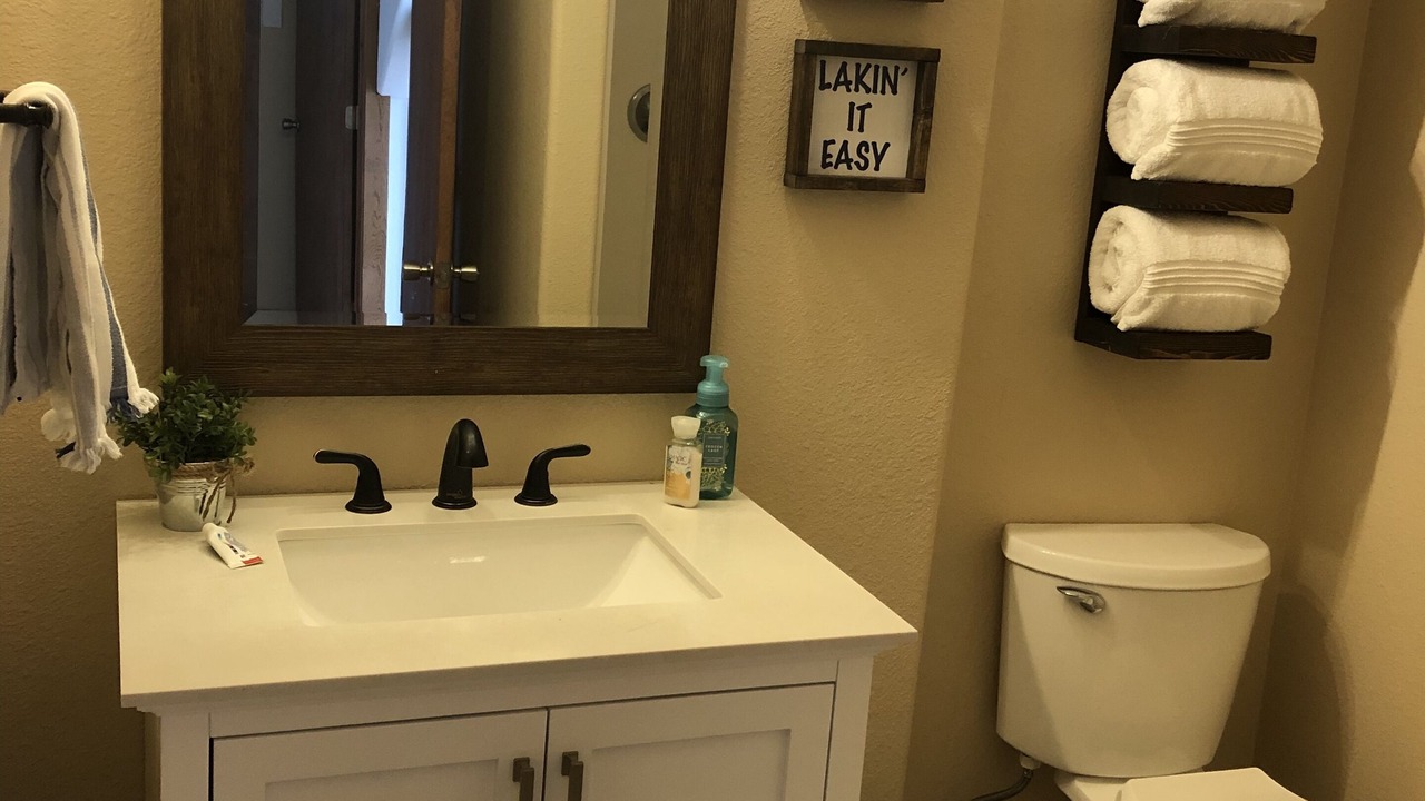 Photo of Bathroom in Lakehills