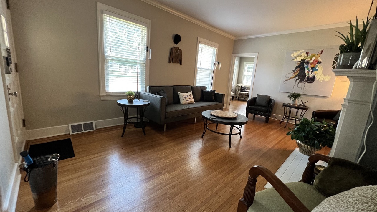 Photo of Livingroom in Elizabethtown