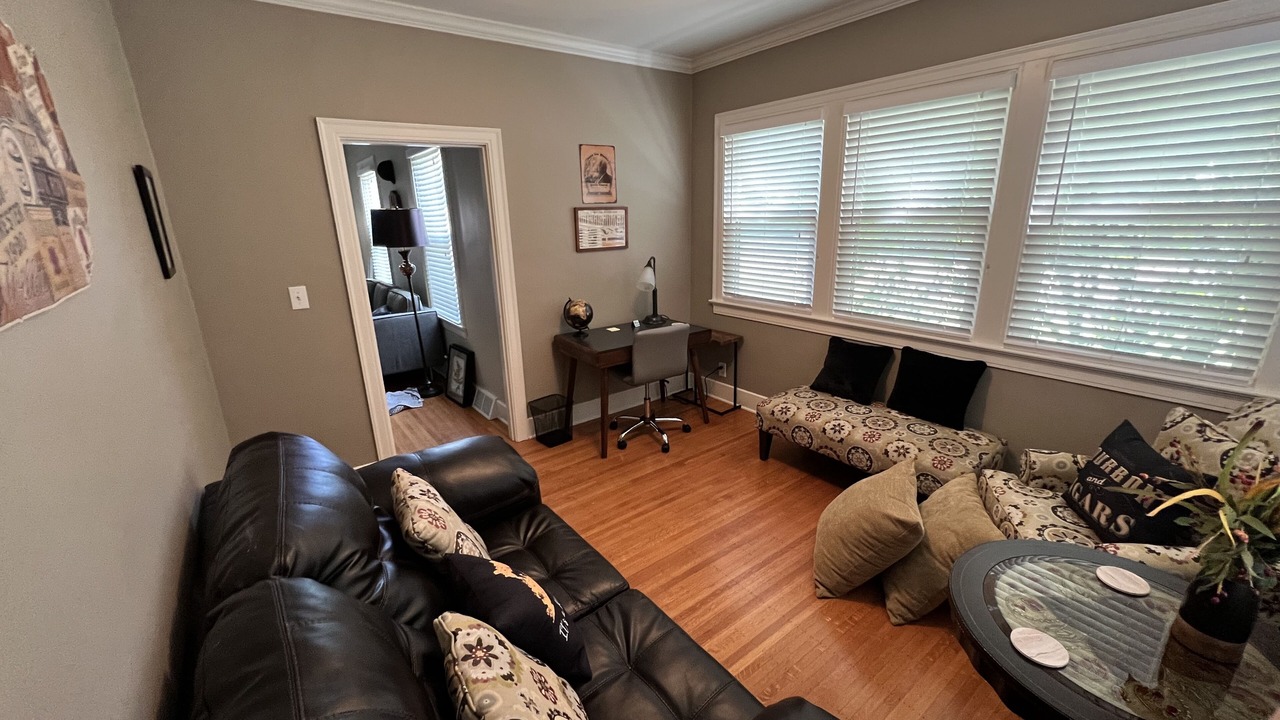 Photo of Livingroom in Elizabethtown