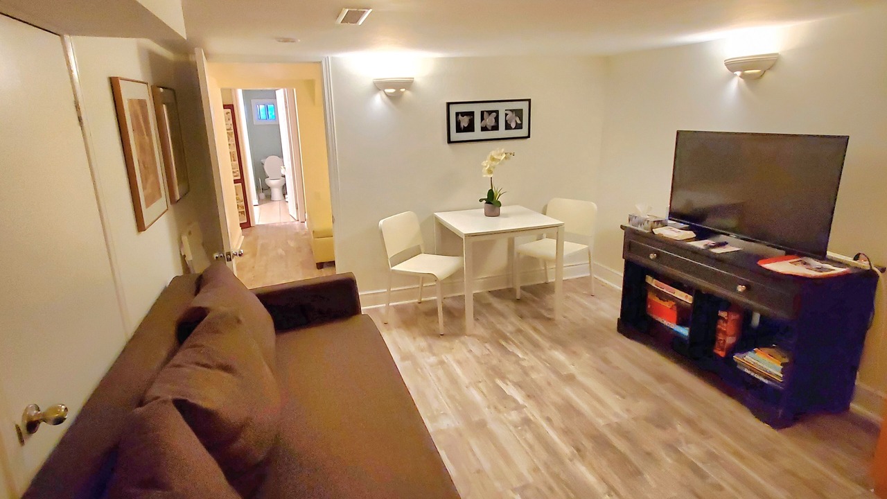 Photo of Livingroom in Topham Park