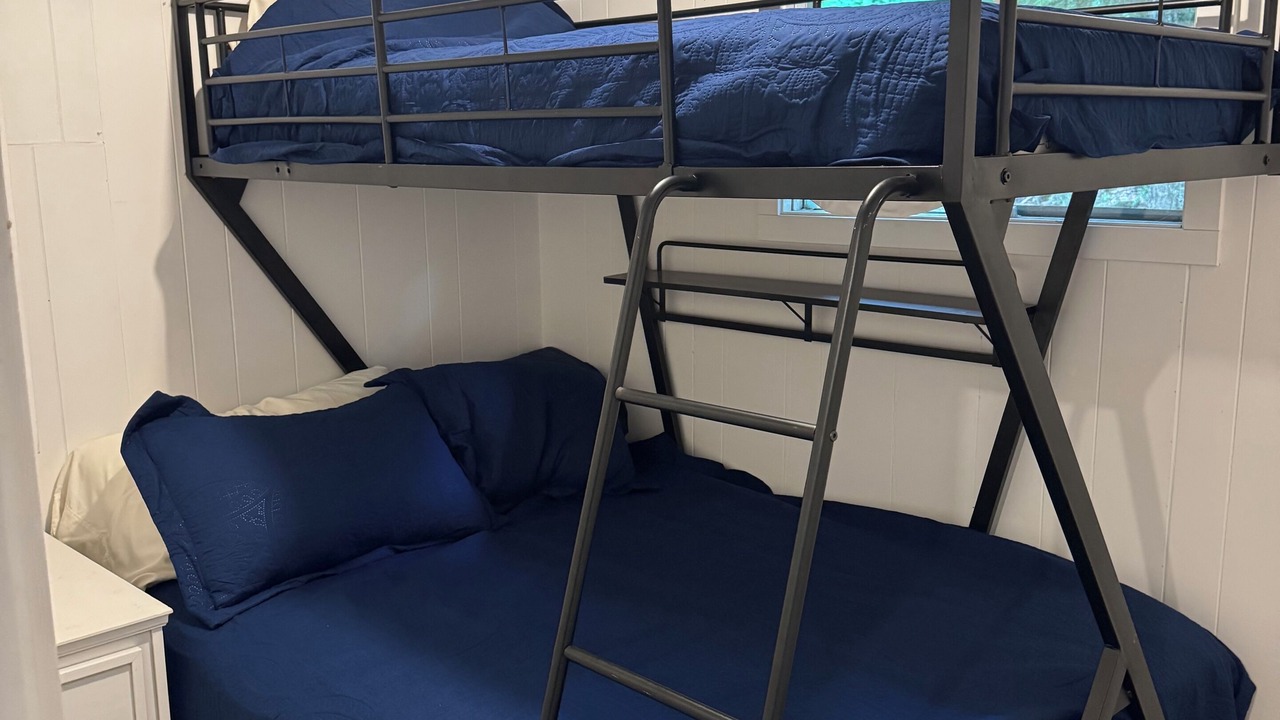 Photo of Bedroom in Broadbent