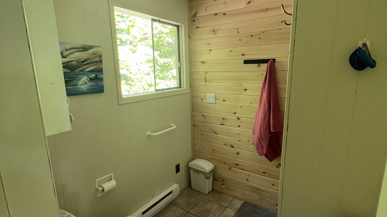 Photo of Bathroom in Broadbent