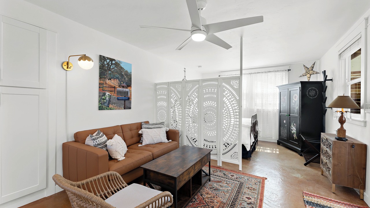 Photo of Livingroom in Auburn