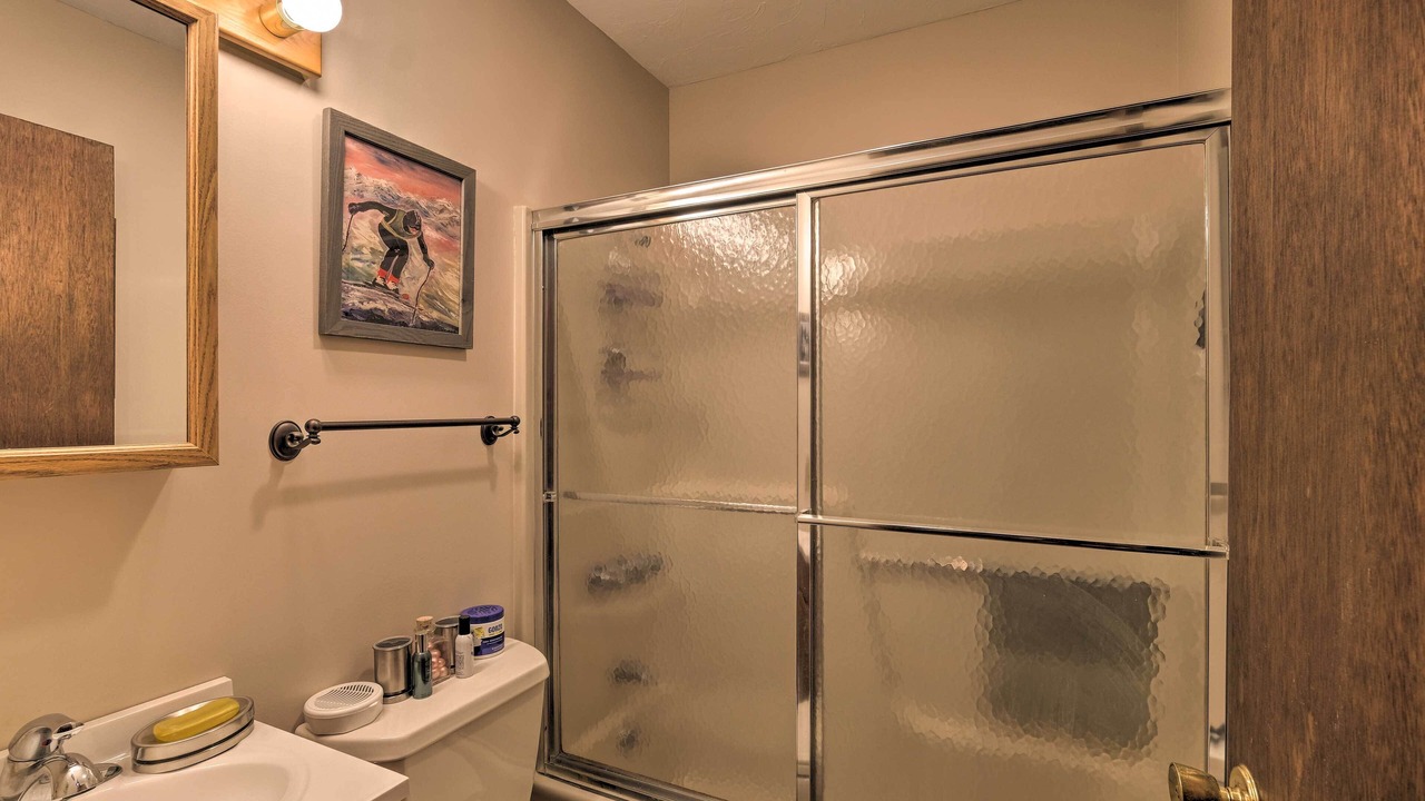 Photo of Bathroom in Maplecrest