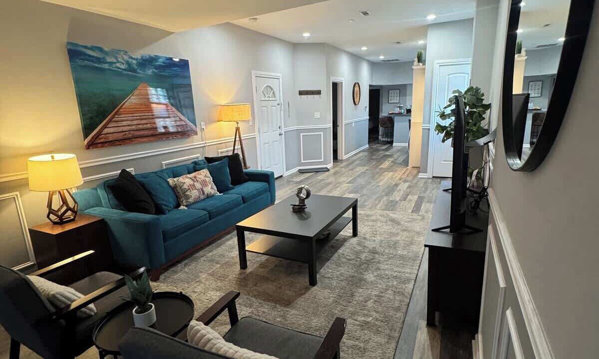 Photo of Livingroom in Heart of Chicago