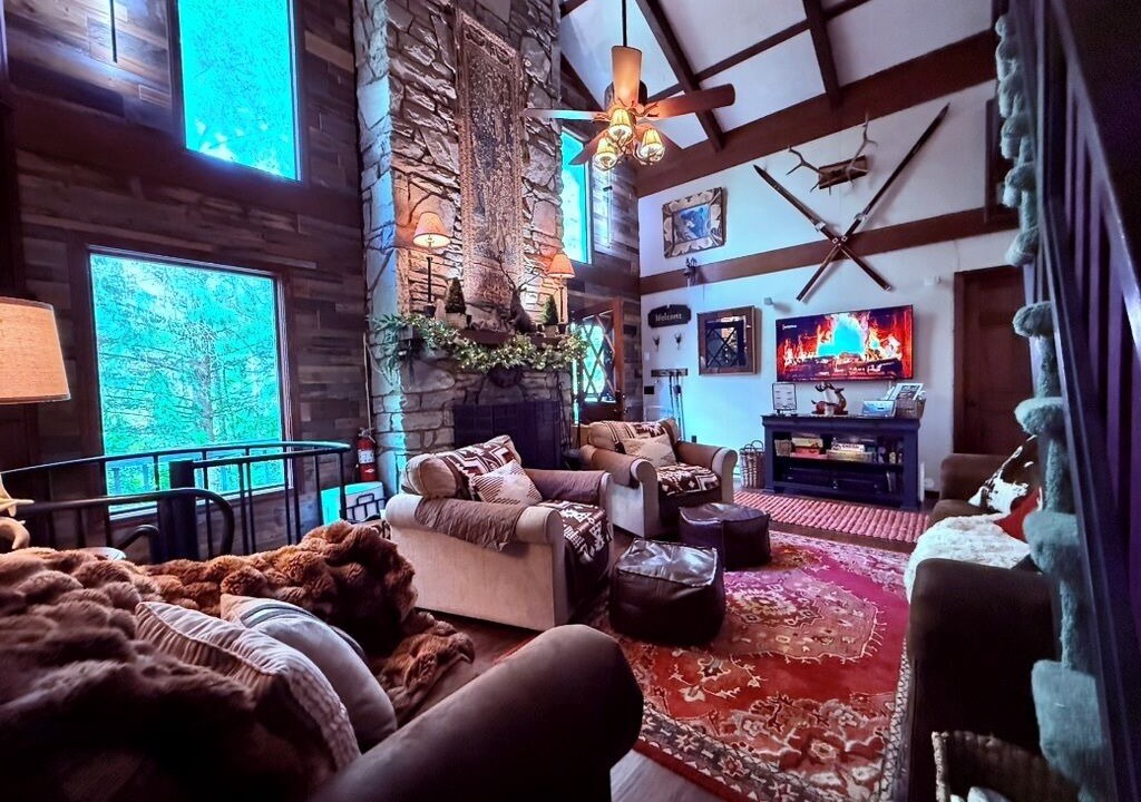 Photo of Livingroom in Charter Hills