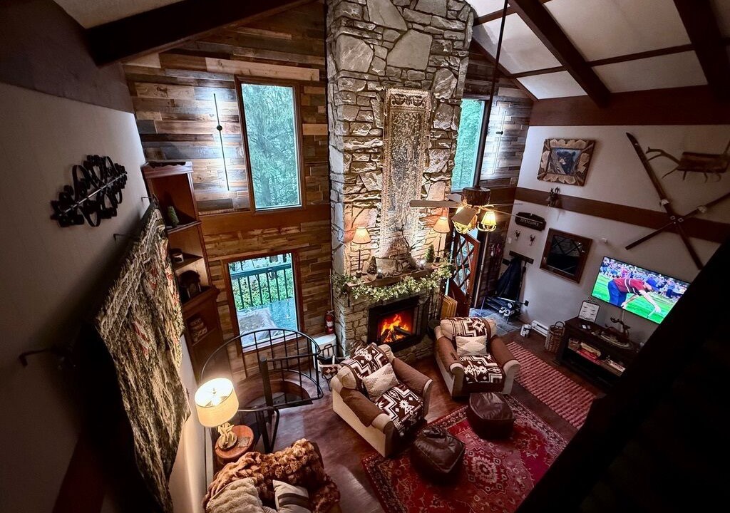 Photo of Livingroom in Charter Hills