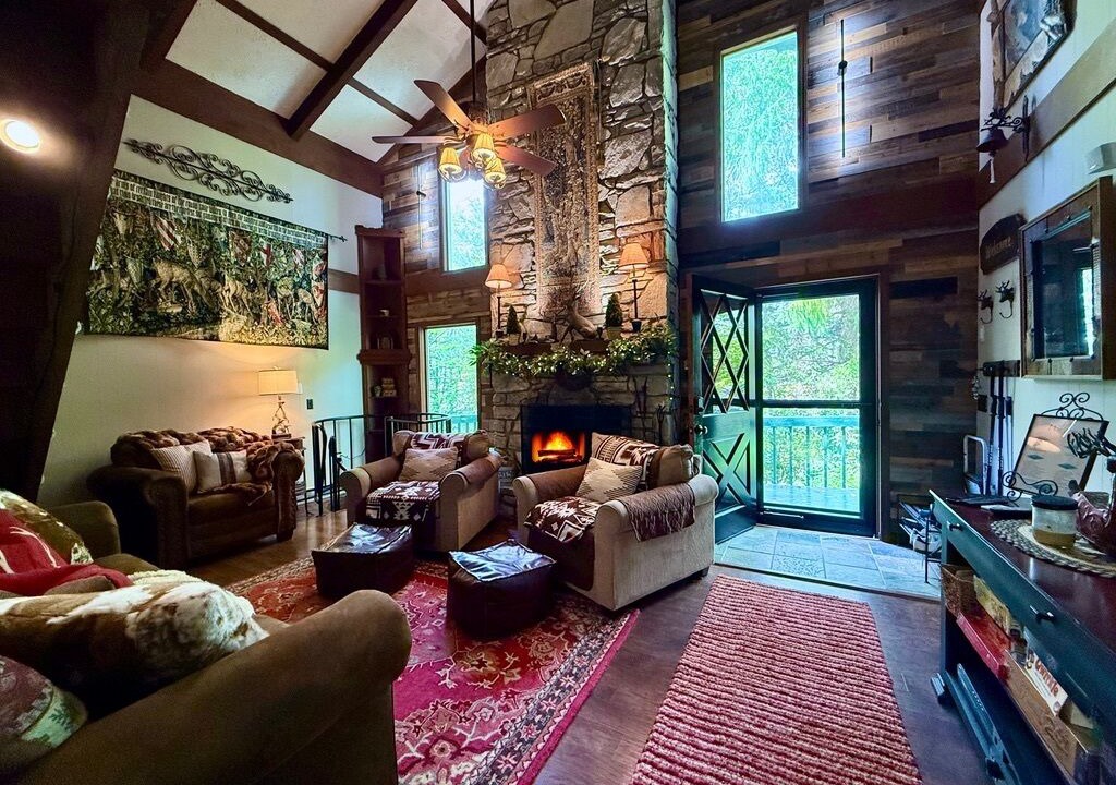 Photo of Livingroom in Charter Hills