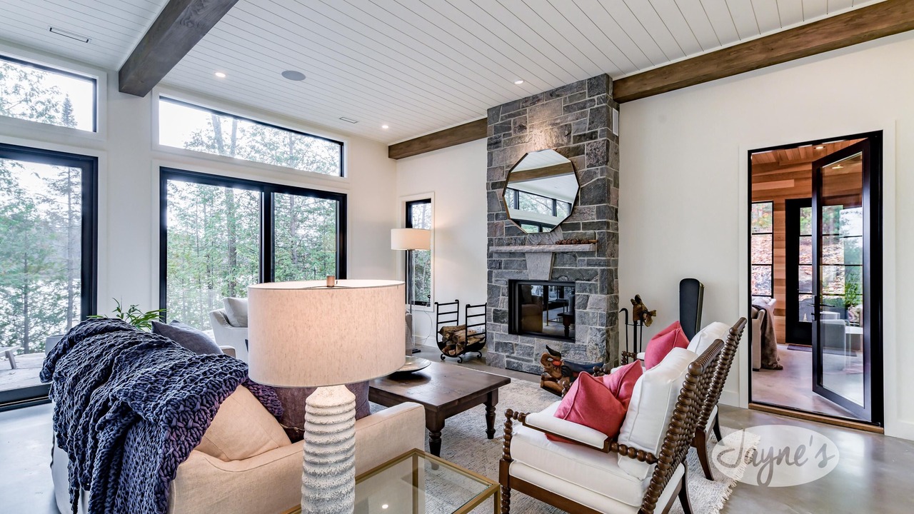Photo of Livingroom in Algonquin Highlands