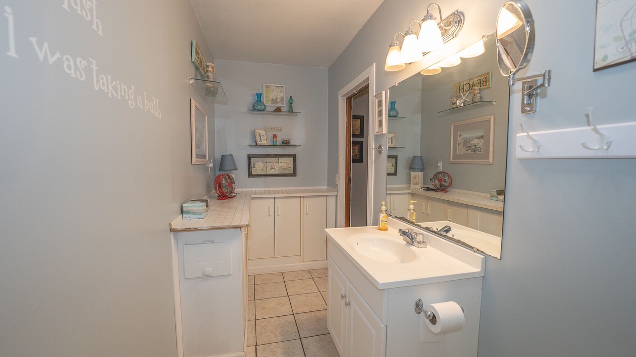 Photo of Bathroom in Twin Lake
