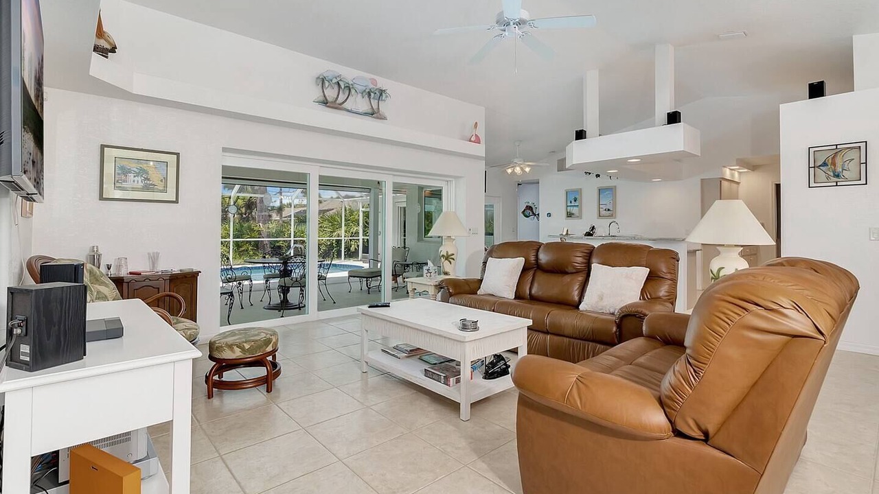 Photo of Livingroom in White Marsh