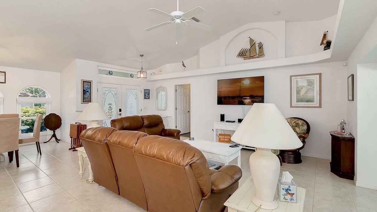 Photo of Livingroom in White Marsh