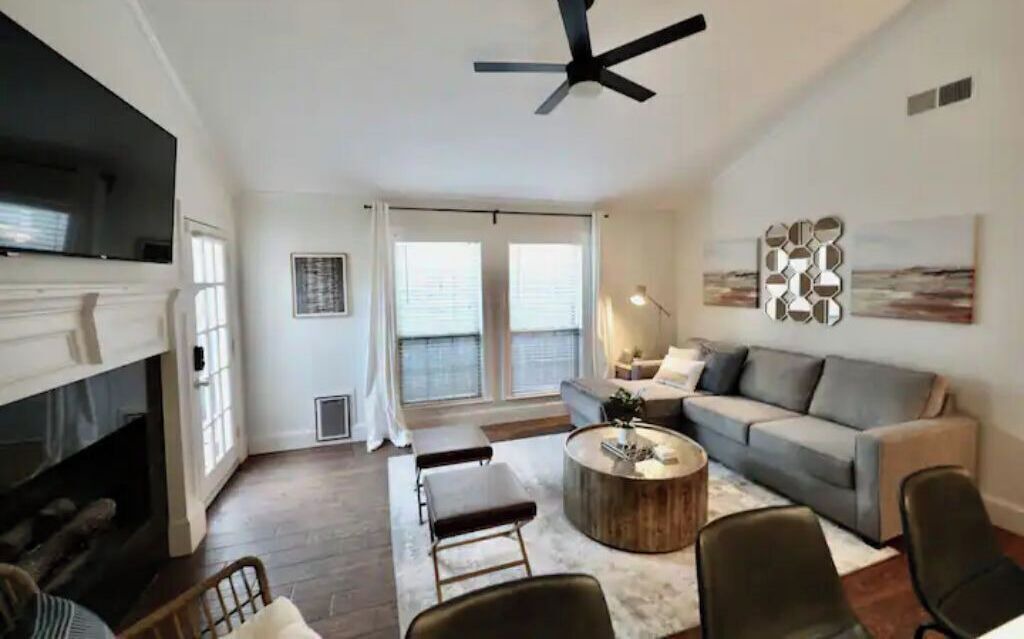 Photo of Livingroom in Lower Greenville