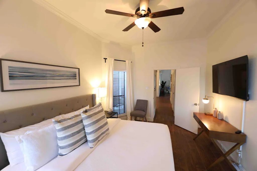 Photo of Bedroom in Lower Greenville