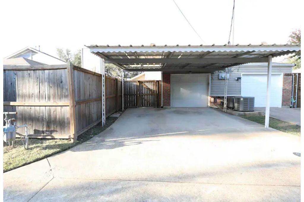 Photo of Outdoor in Lower Greenville