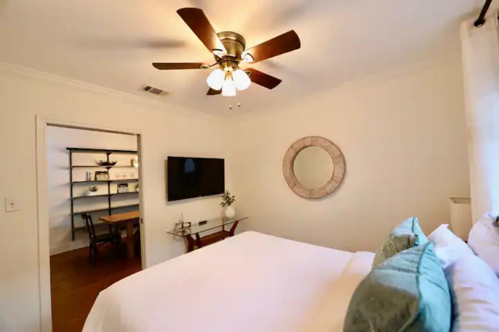 Photo of Bedroom in Lower Greenville