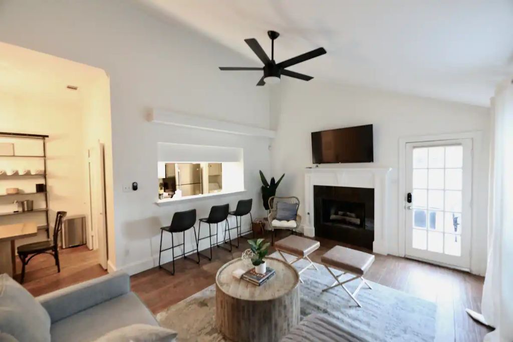 Photo of Livingroom in Lower Greenville