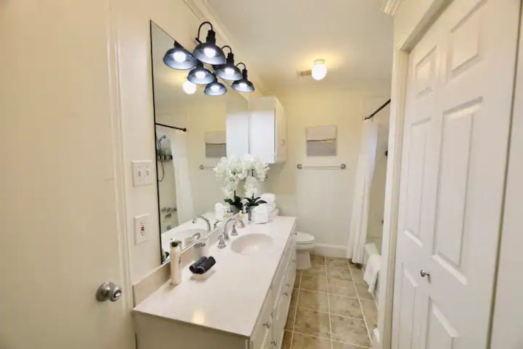 Photo of Bathroom in Lower Greenville