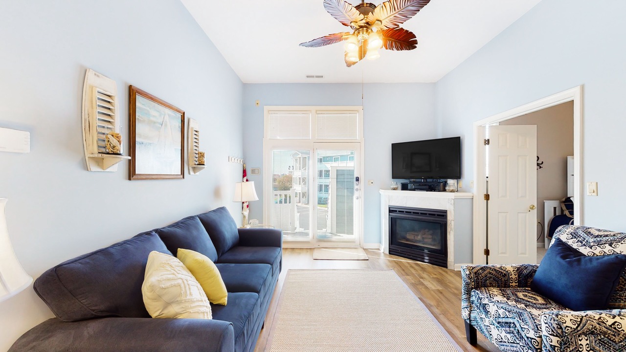 Photo of Livingroom in Heron Harbour Isle