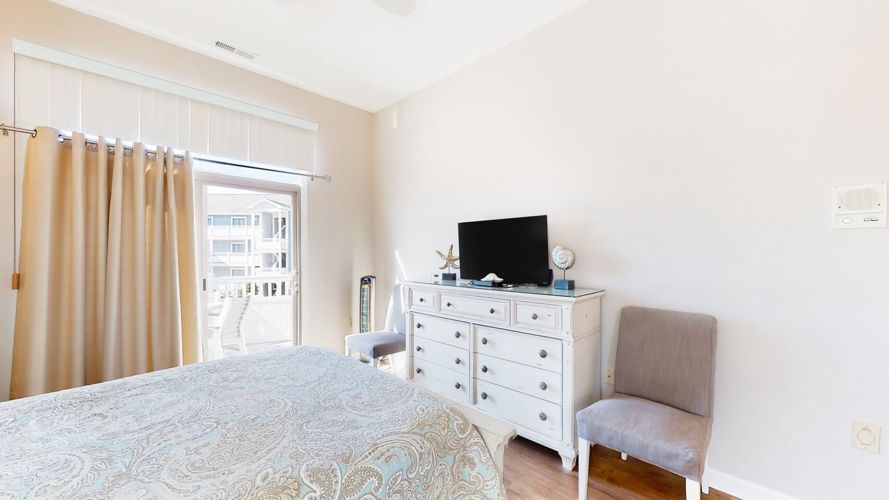 Photo of Bedroom in Heron Harbour Isle