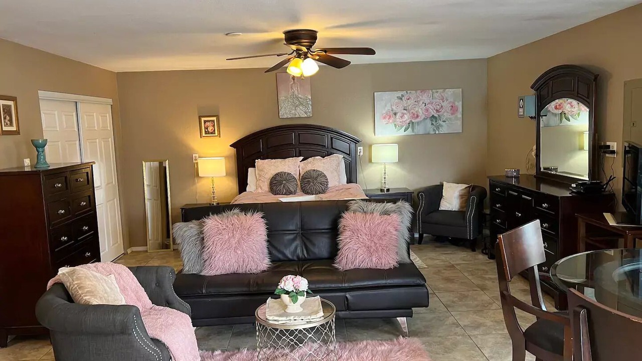 Photo of Livingroom in Roswell