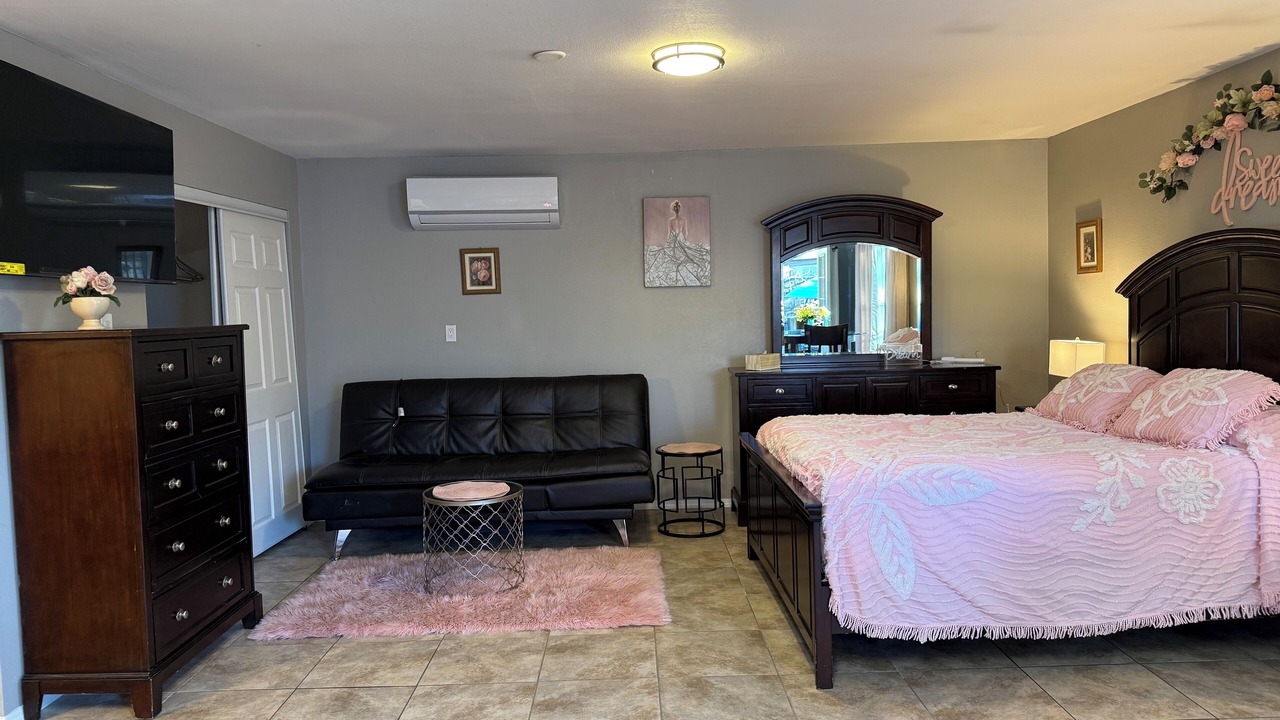 Photo of Bedroom in Roswell